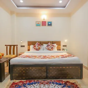 Mystic Hills Retreat Hotel